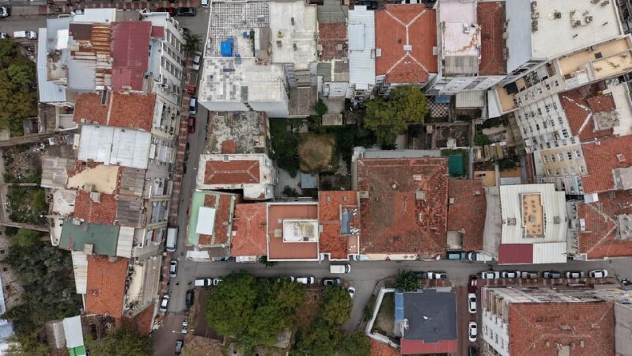 565 Yıllık Hindistani Medresesi Apartman Kömürlüğü Oldu
