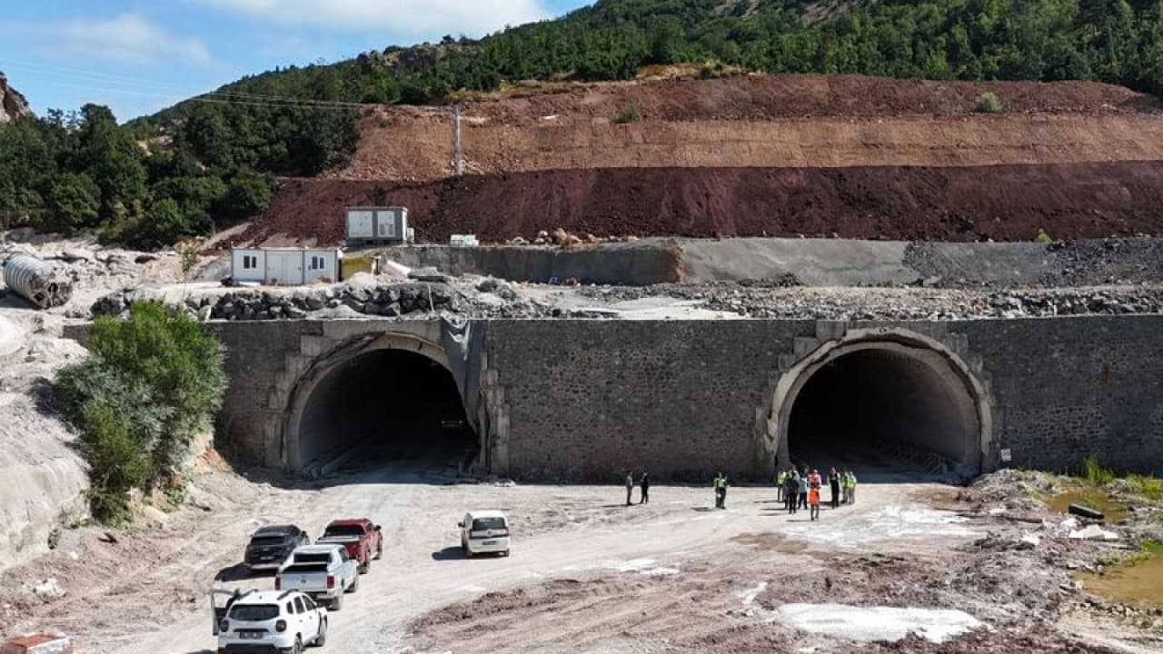 Geminbeli Tüneli kasım ayında trafiğe açılıyor