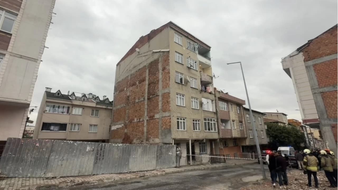 Küçükçekmece'de 7 katlı bina çatırdama sesleri nedeniyle tahliye edildi