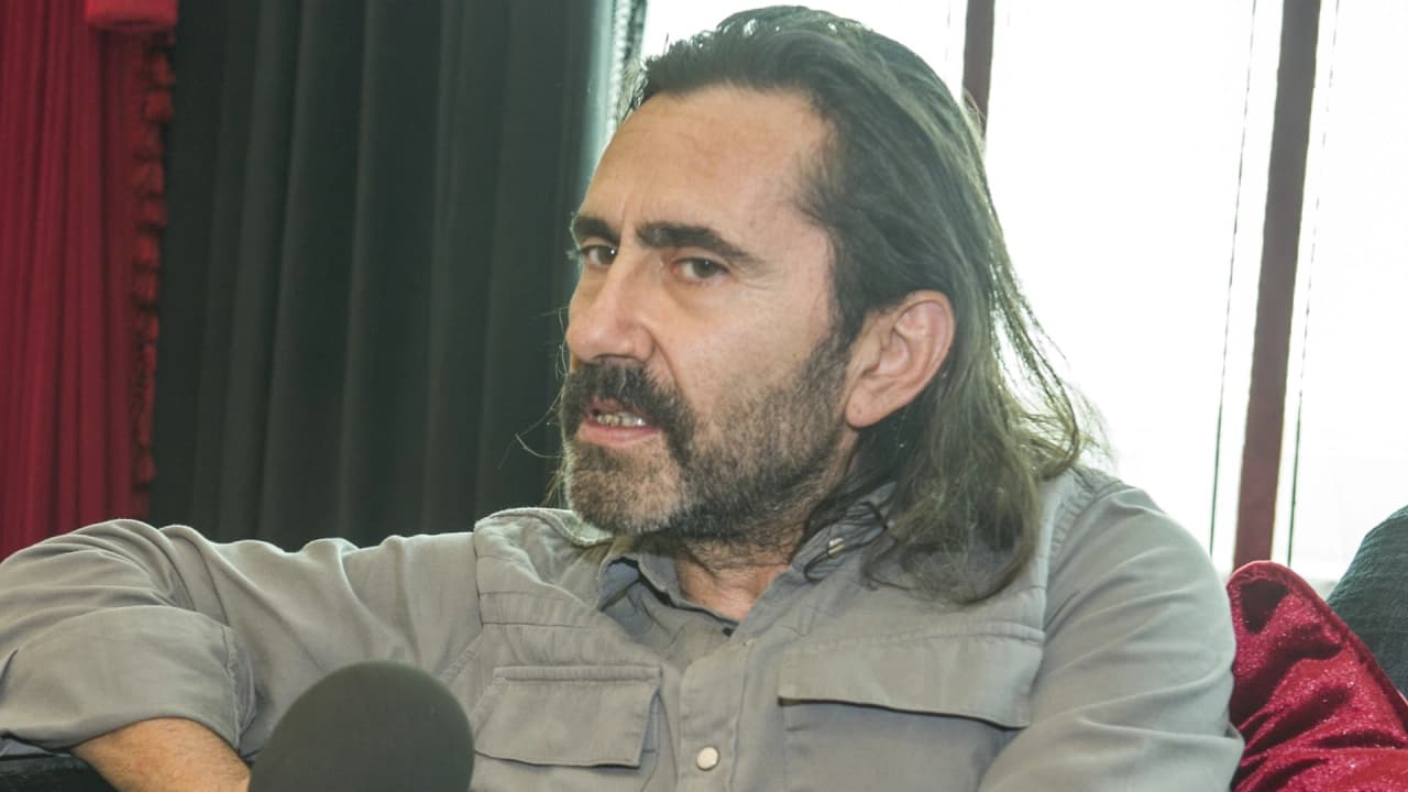 Peker Açıkalın'dan yapımcılara çağrı: Tekliflere açığım, para lazım