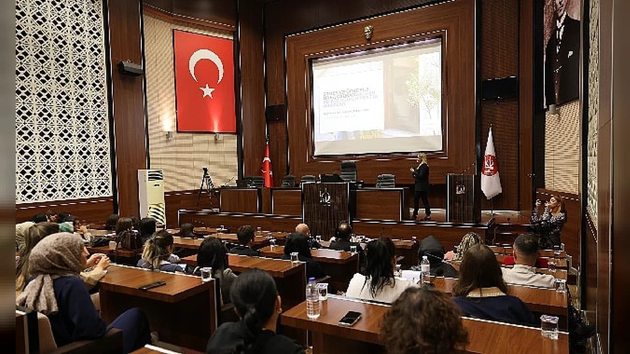 Keçiören Belediyesi personel eğitimleri sürüyor