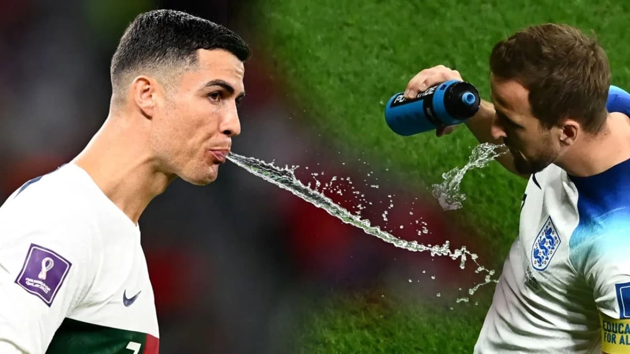 Futbolcuların içecekleri çimlere tükürmesinin sırrı