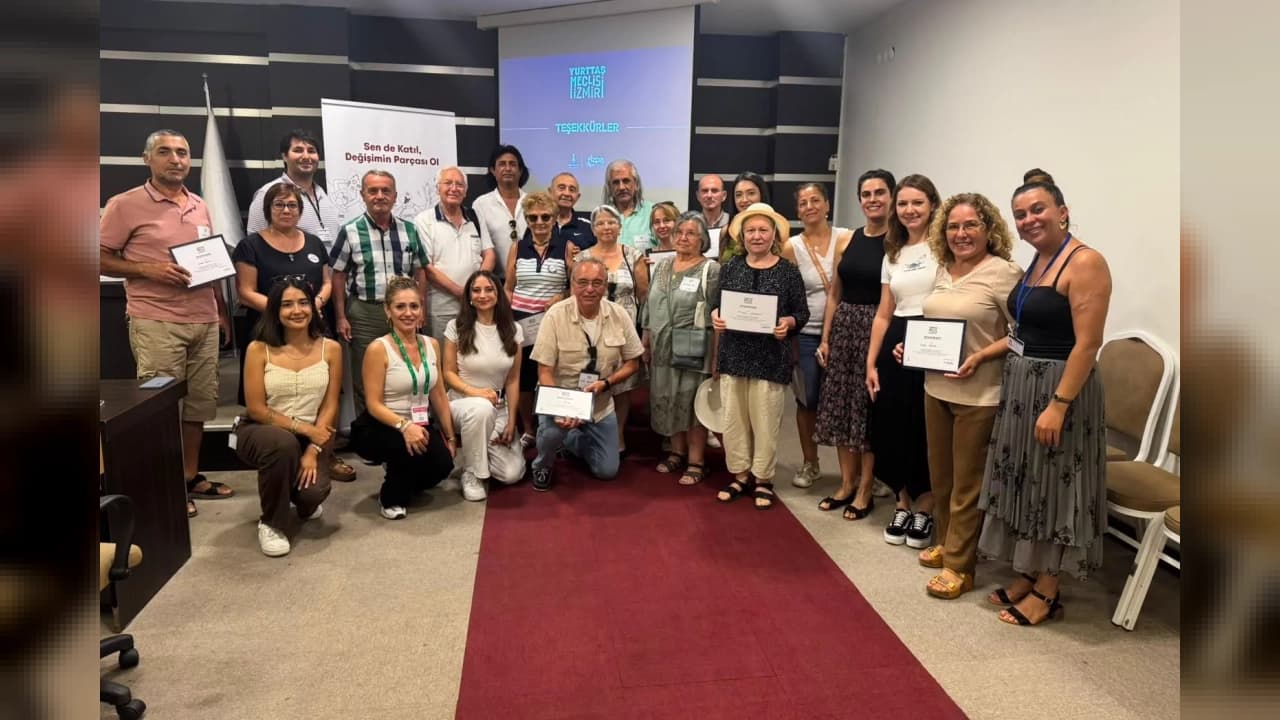 İzmir'de Yurttaş Meclisi Buluşmaları 30 İlçede Tamamlandı