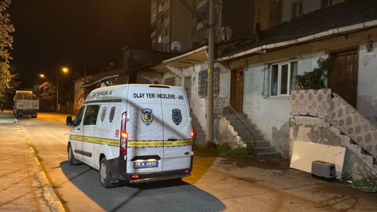 Karabük'te kıskançlık kavgası: Erkek arkadaşını bıçaklayan kadın gözaltına alındı