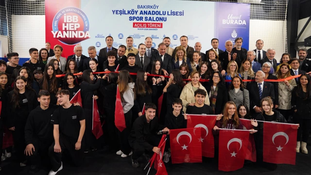 Yeşilköy Anadolu Lisesi yeni spor salonuna kavuştu
