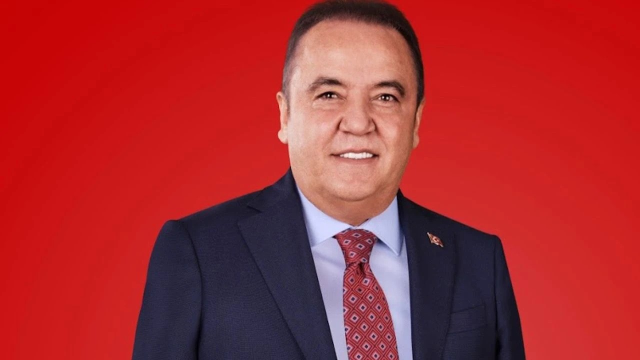 Muhittin Böcek "Torpil" İddialarını Reddetti: Cemil Böcek 6 Yıldır Görevde