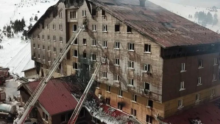 Bakanlık Açıkladı: Grand Kartal Otel Kaçak Değil, Ruhsatı Var!