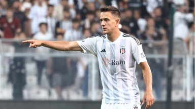 Beşiktaş Orta Sahaya Takviye: Amir Hadziahmetovic Geri Çağrıldı