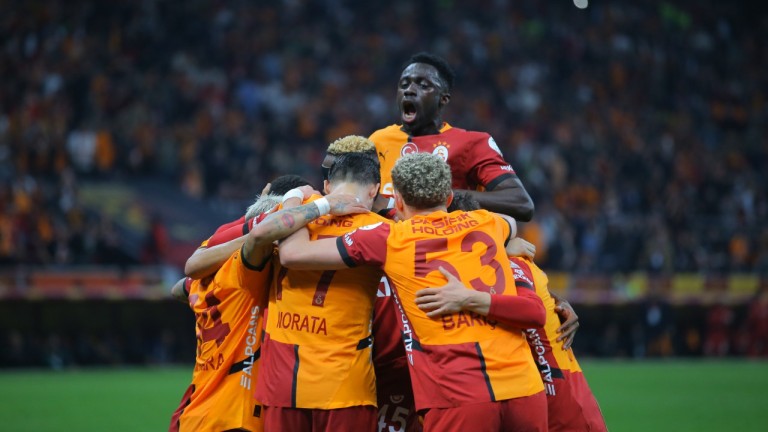 Galatasaray'da Osimhen Şov: Antalyaspor 4 Golle Geçildi, Buruk 100. Maçında Güldü