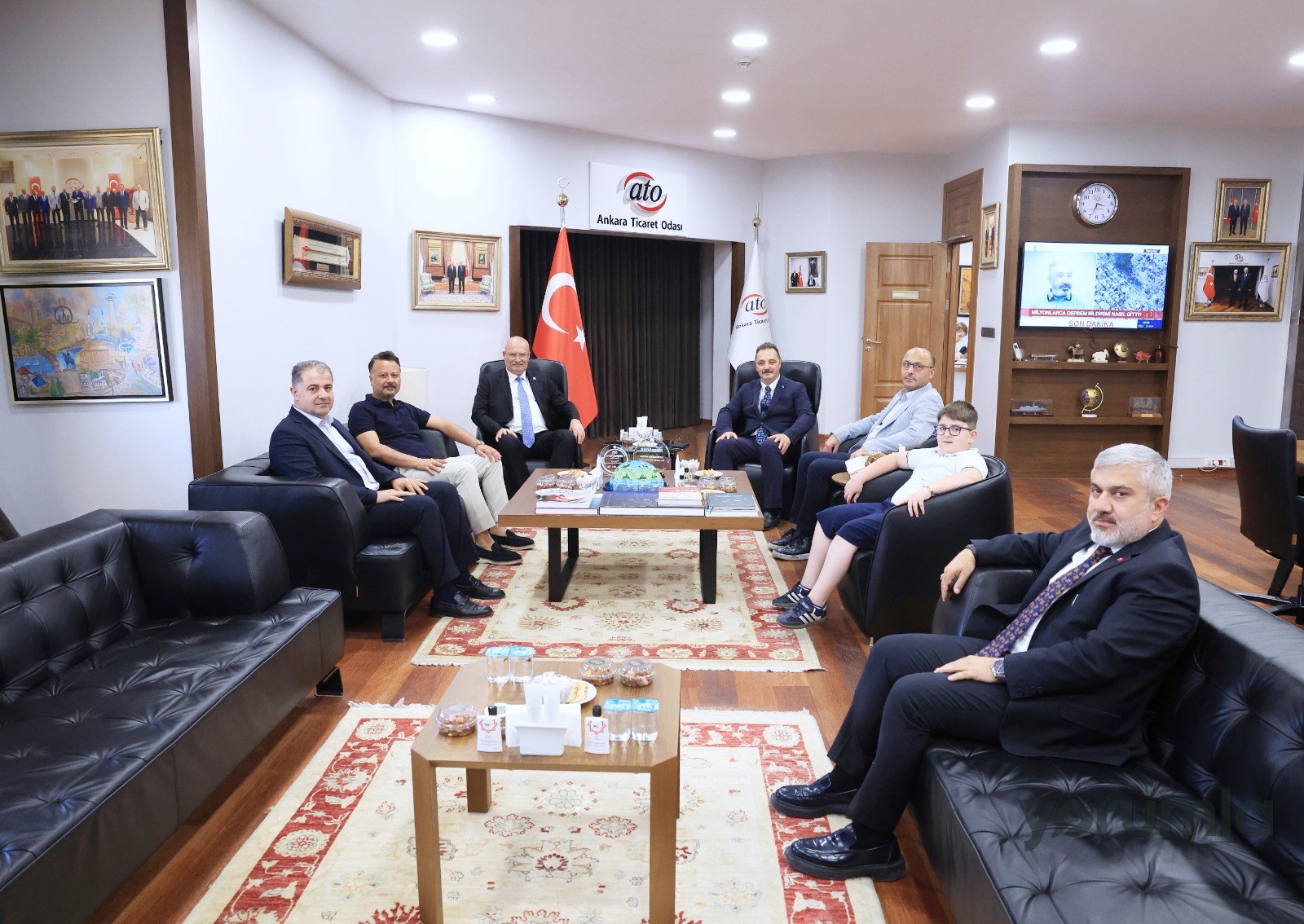 TİMBİR Başkanı Basa’dan ATO Başkanı Baran’a Anadolu Medyası adına teşekkür plaketi 2